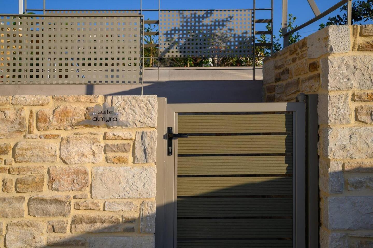 Ammokrinos Luxury Homes,150M From The Beach Kalamaki  Exterior foto