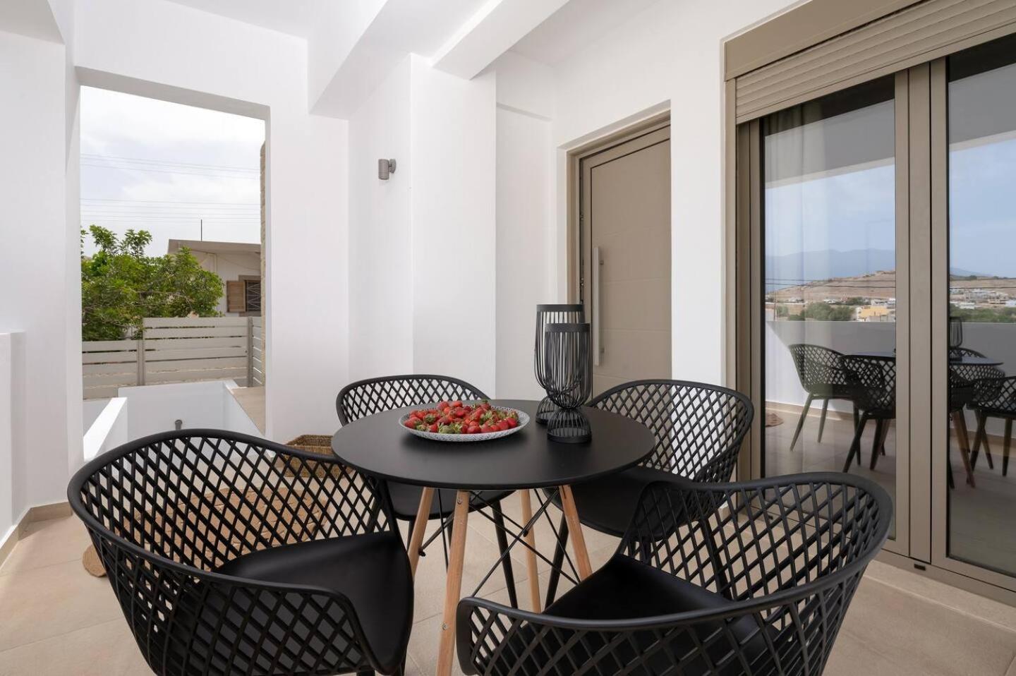 Ammokrinos Luxury Homes,150M From The Beach Kalamaki  Exterior foto