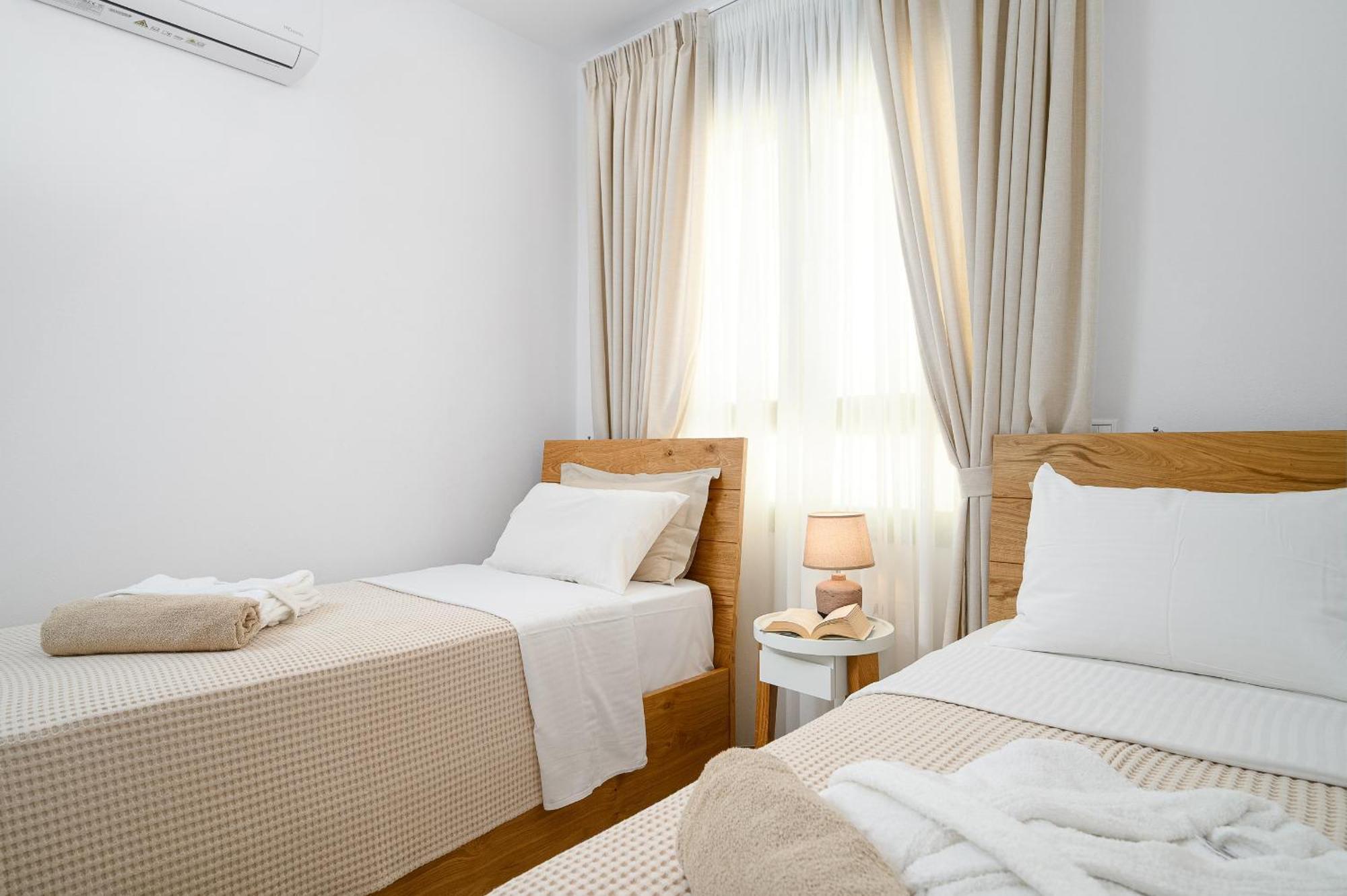 Ammokrinos Luxury Homes,150M From The Beach Kalamaki  Exterior foto
